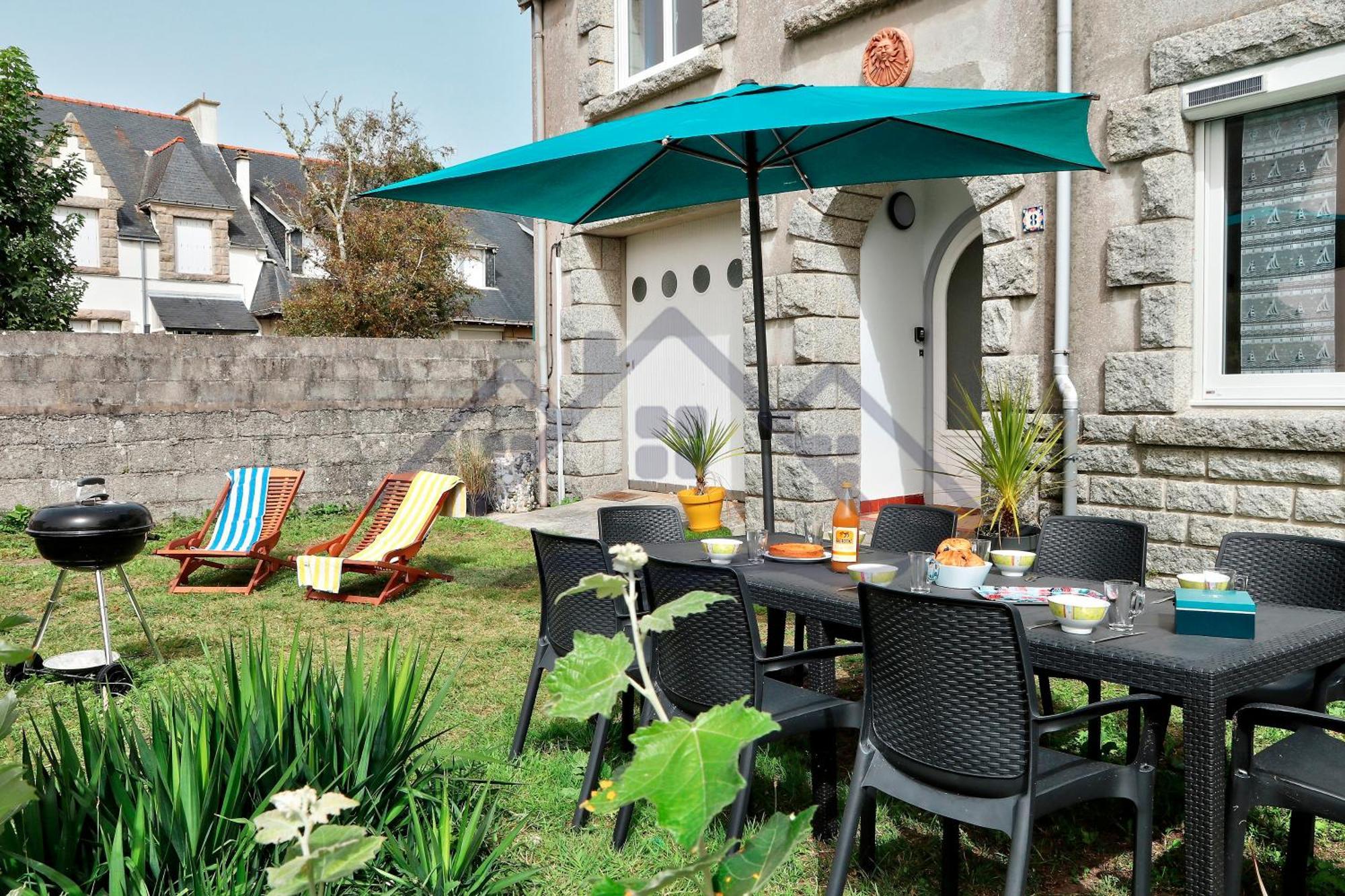 Ty Geoland: Charming Garden Home in Guilvinec with Wi-Fi Exterior photo